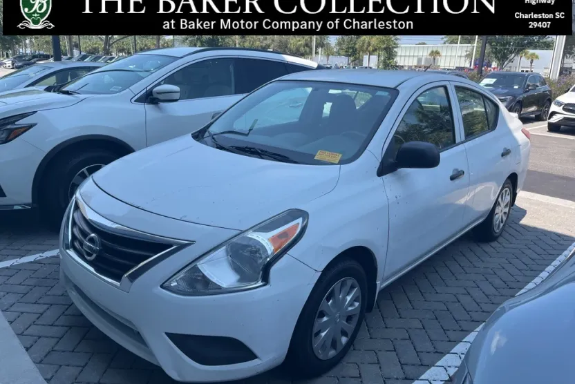 2015 Nissan Versa 1.6 Plus photo 1