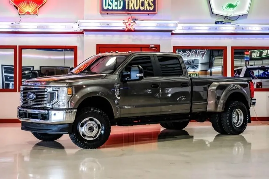 2022 Ford F-350 XL photo 1