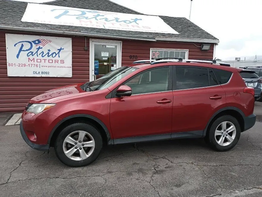 2013 Toyota RAV4 XLE photo 1