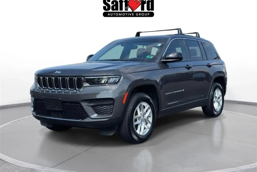2024 Jeep Grand Cherokee Laredo photo 1
