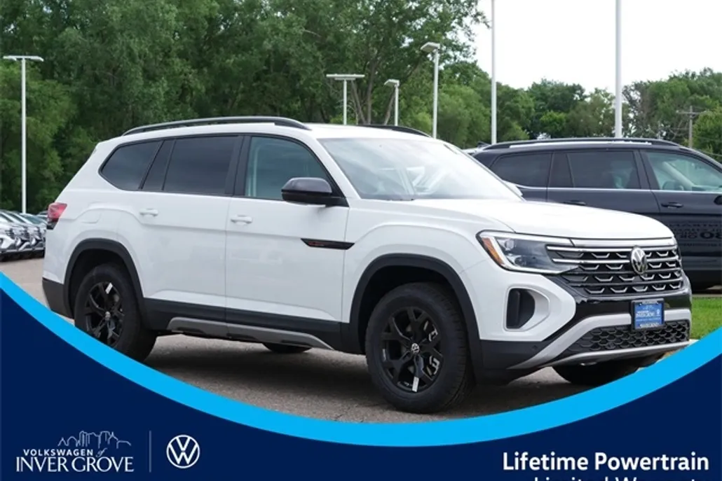 2025 Volkswagen Atlas Peak Edition SE photo 1