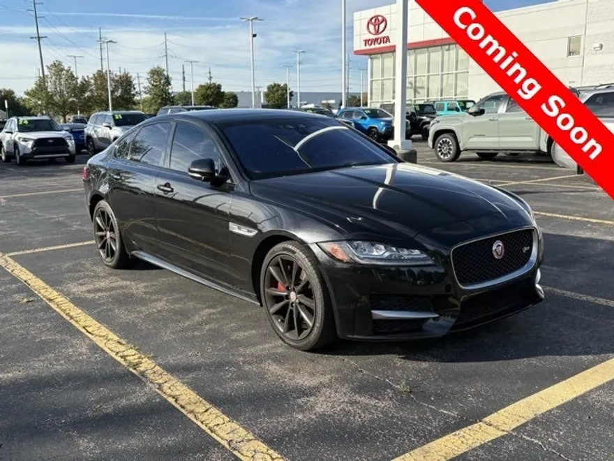 2016 Jaguar XF 35t R-Sport photo 1