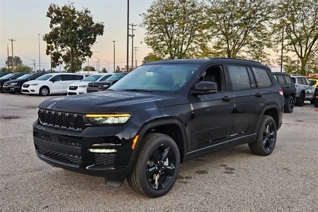 2025 Jeep Grand Cherokee Limited photo 1