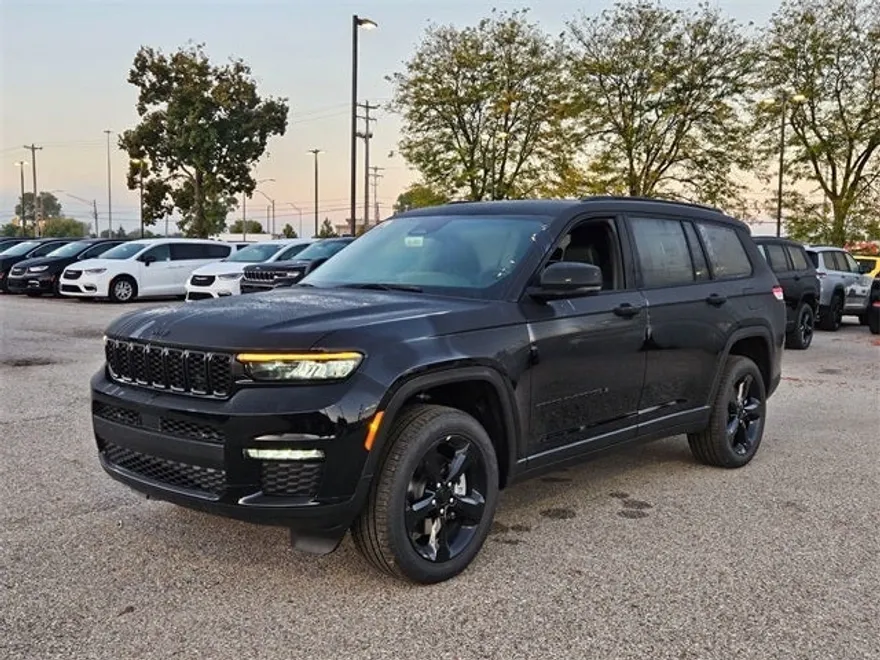 2025 Jeep Grand Cherokee Limited photo 1