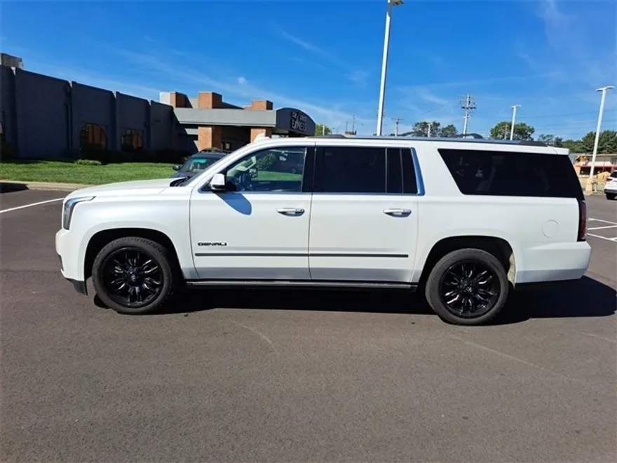 2016 Gmc Yukon XL Denali photo 1