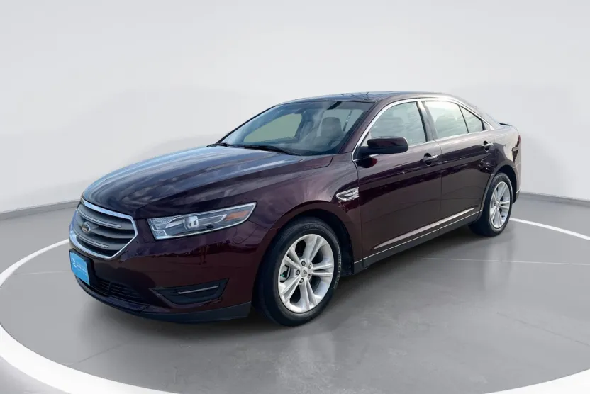 2018 Ford Taurus SEL photo 1