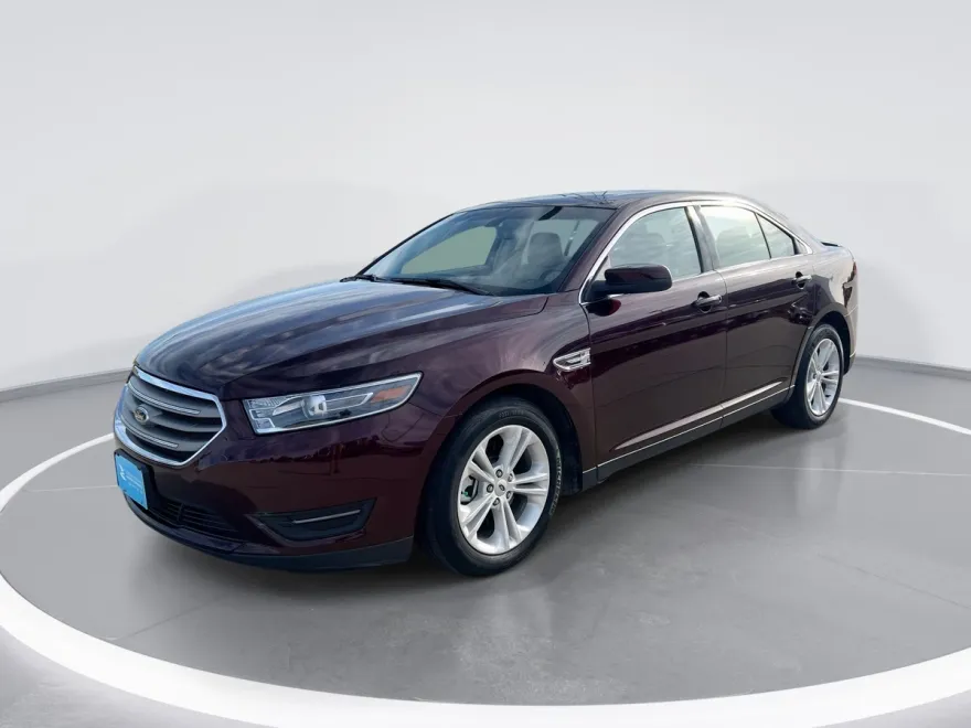 2018 Ford Taurus SEL photo 1