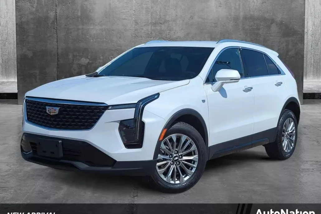 2024 Cadillac XT4 Premium Luxury photo 1