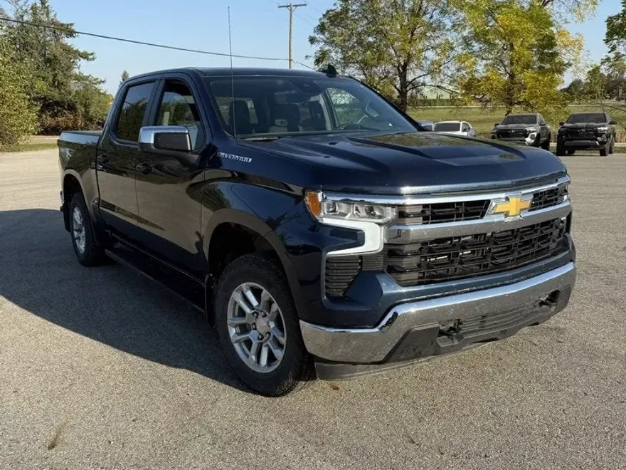 2023 Chevrolet Silverado 1500 LT photo 1