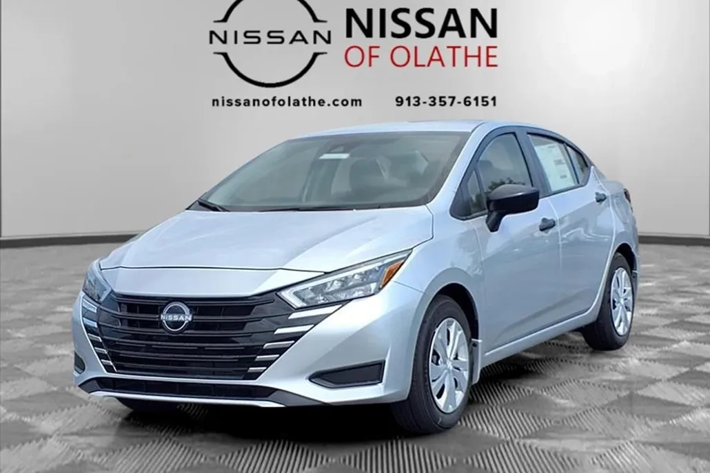 2025 Nissan Versa S photo 1