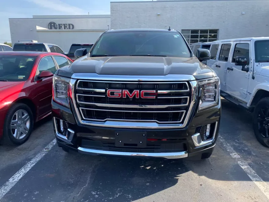 2024 Gmc Yukon SLT photo 1