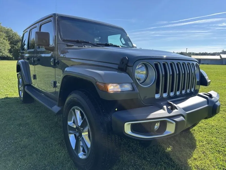 2019 Jeep Wrangler Unlimited Sahara photo 1