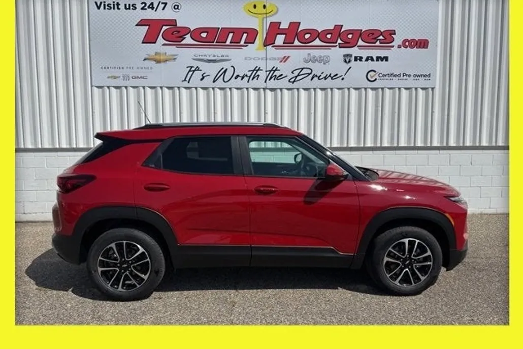2026 Chevrolet Trailblazer LT photo 1