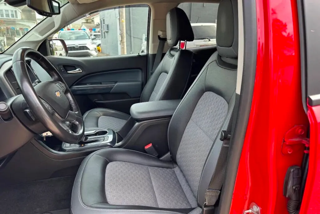 2016 Chevrolet Colorado Z71 photo 1
