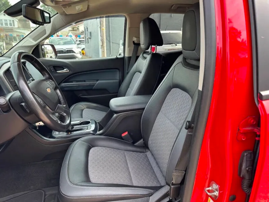 2016 Chevrolet Colorado Z71 photo 1