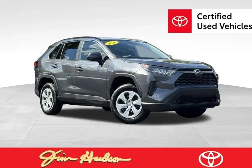 2020 Toyota RAV4 LE photo 1