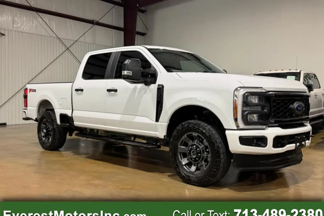 2023 Ford F-250 photo 1