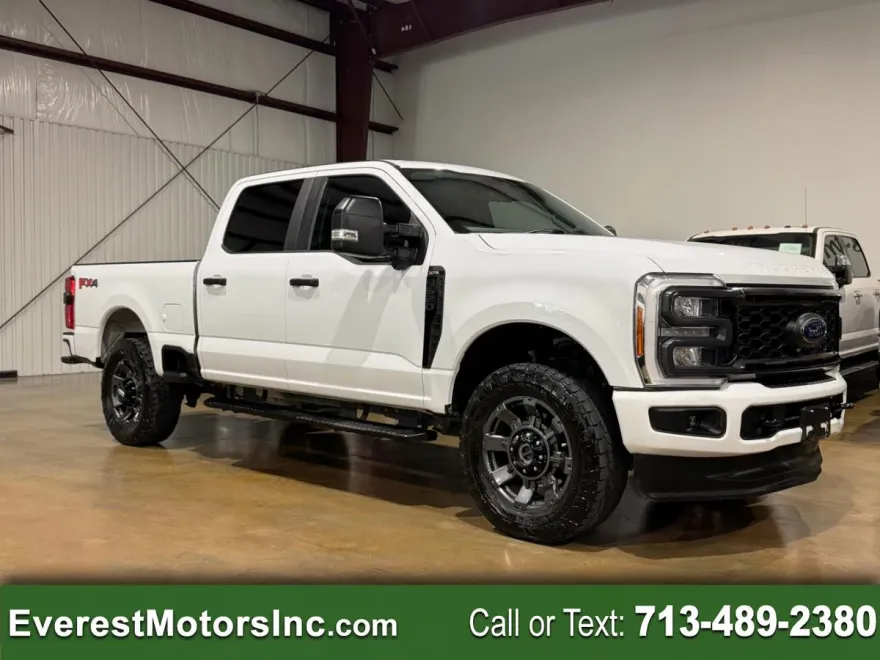 2023 Ford F-250 photo 1