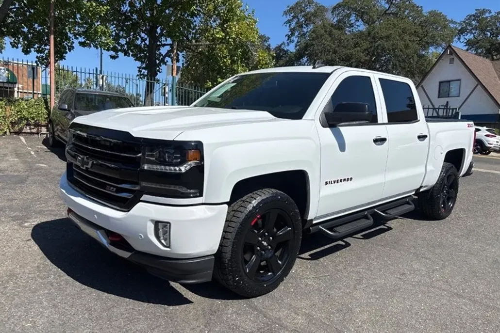2018 Chevrolet Silverado 1500 LTZ photo 1