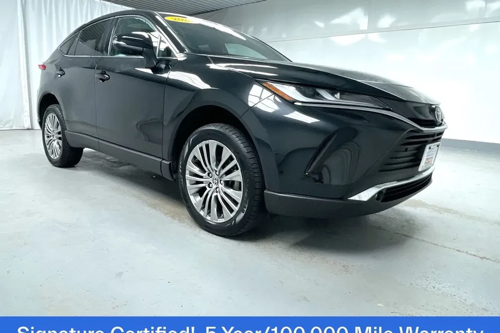 2023 Toyota Venza Limited photo 1