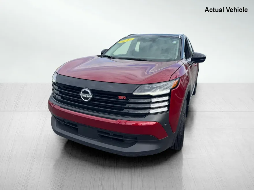 2025 Nissan Kicks SR photo 1