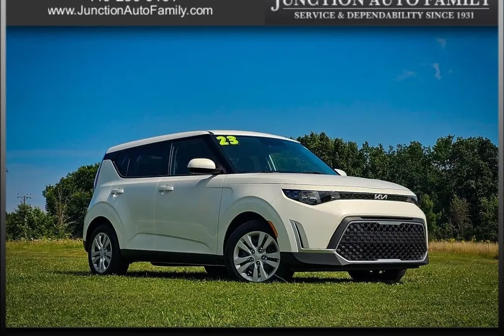 2023 Kia Soul LX photo 1