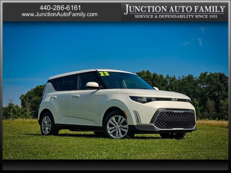 2023 Kia Soul LX photo 1