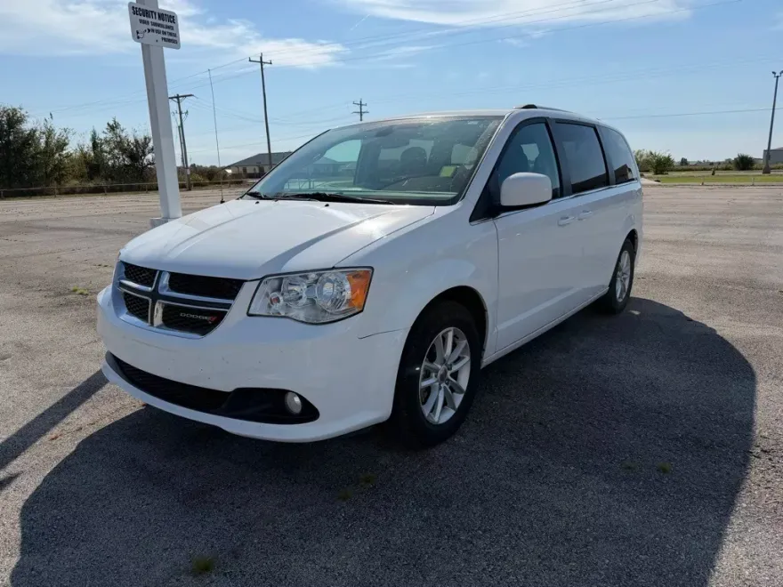 2020 Dodge Grand Caravan SXT photo 1