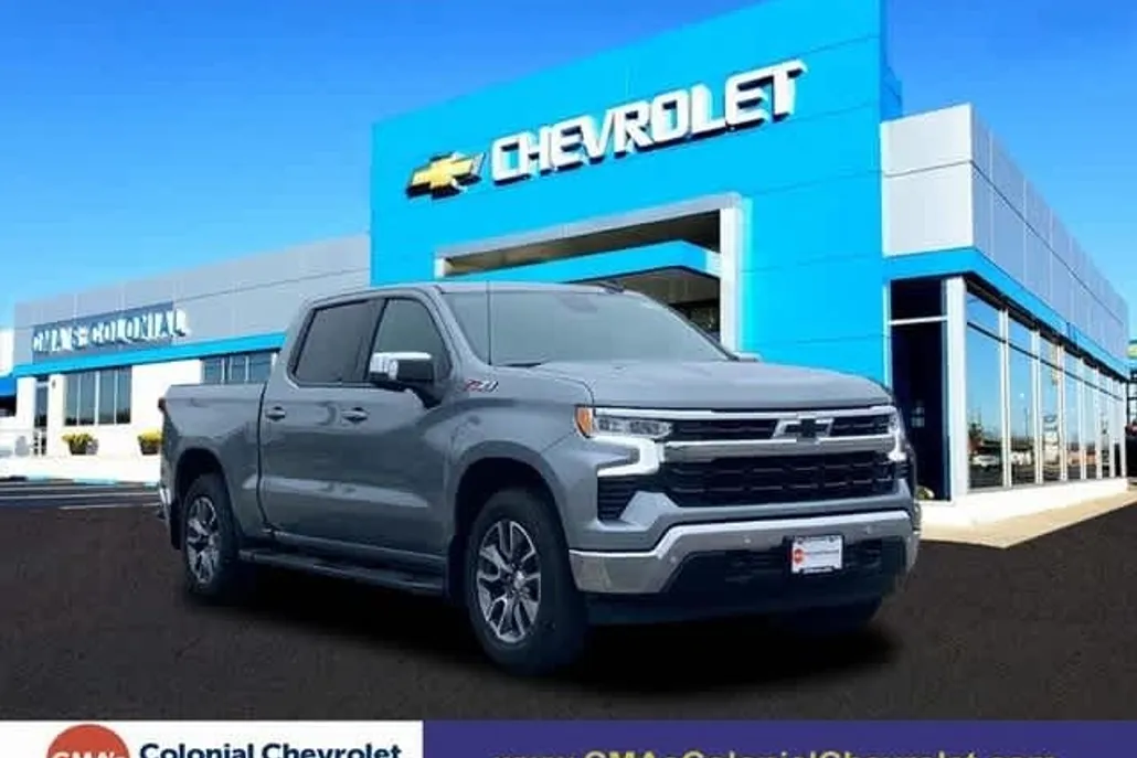 2025 Chevrolet Silverado 1500 LT photo 1