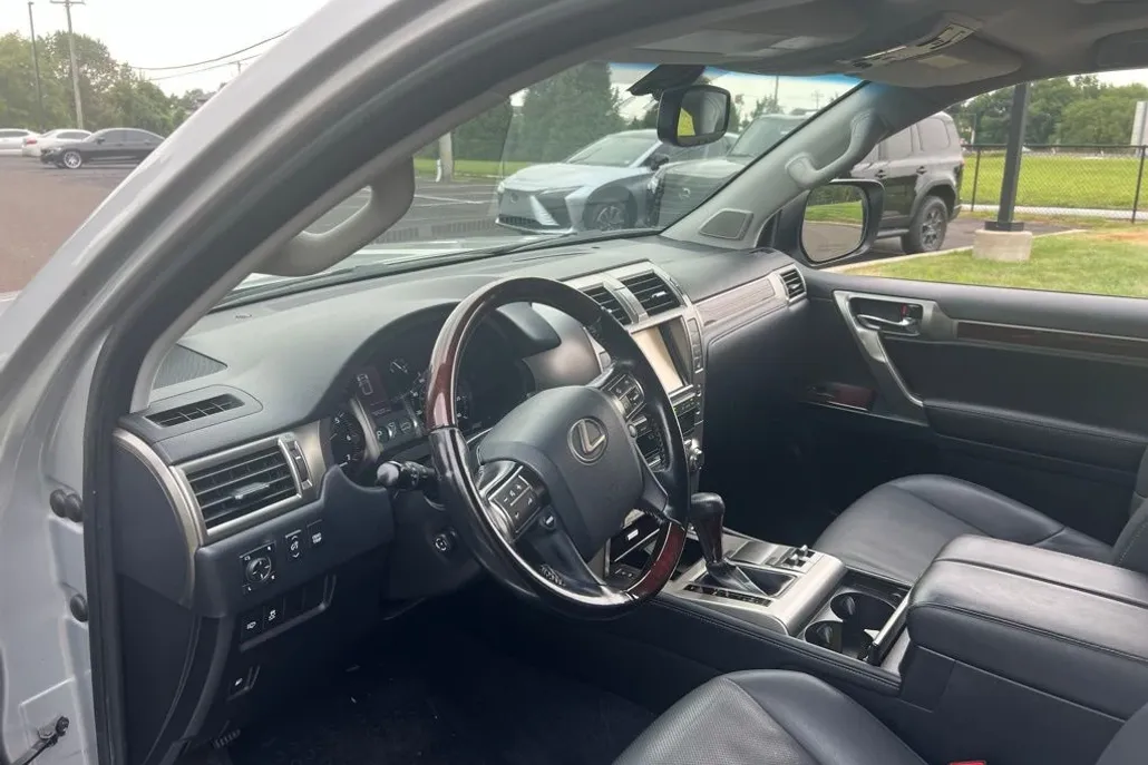 2019 Lexus GX 460 photo 1
