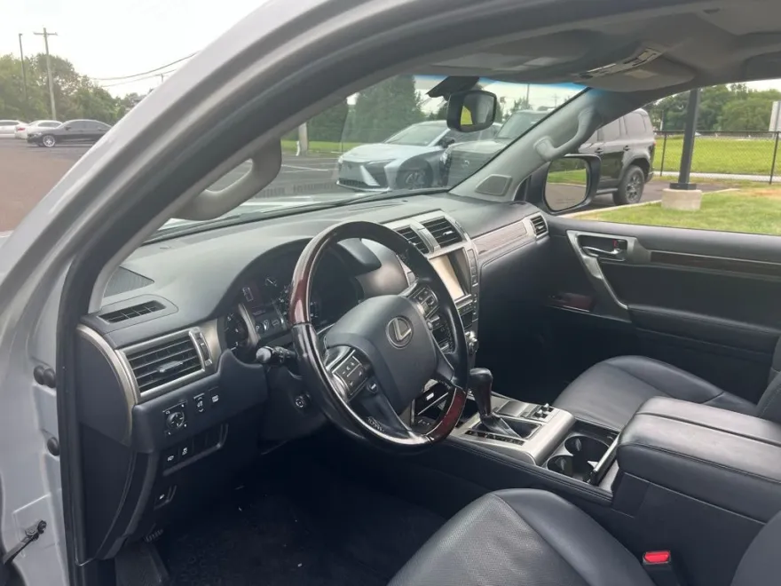 2019 Lexus GX 460 photo 1
