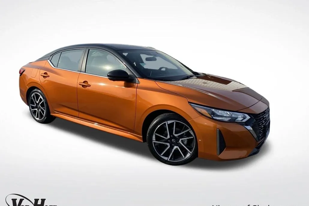 2025 Nissan Sentra SR photo 1
