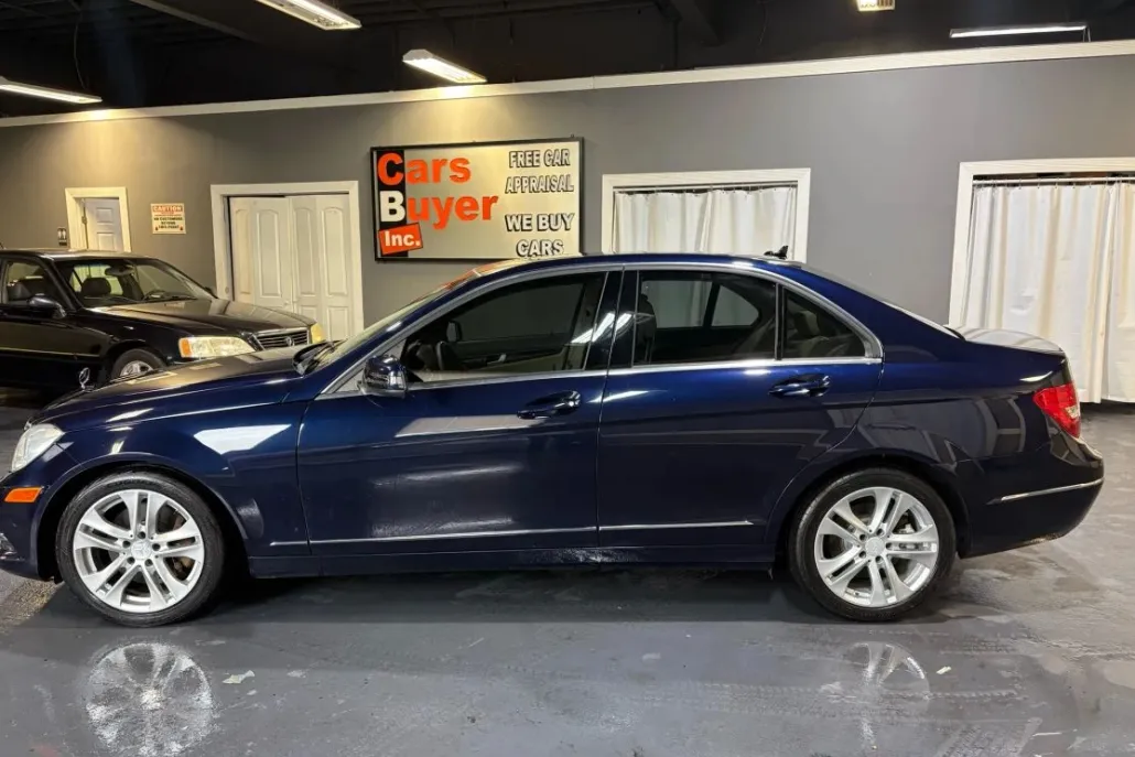 2013 Mercedes Benz C 300 4MATIC Luxury Sedan photo 1