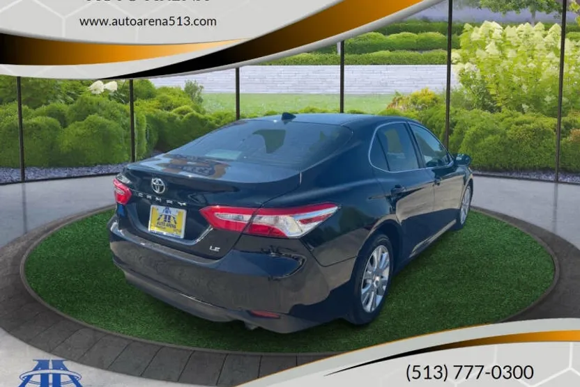 2019 Toyota Camry SE XLE photo 1