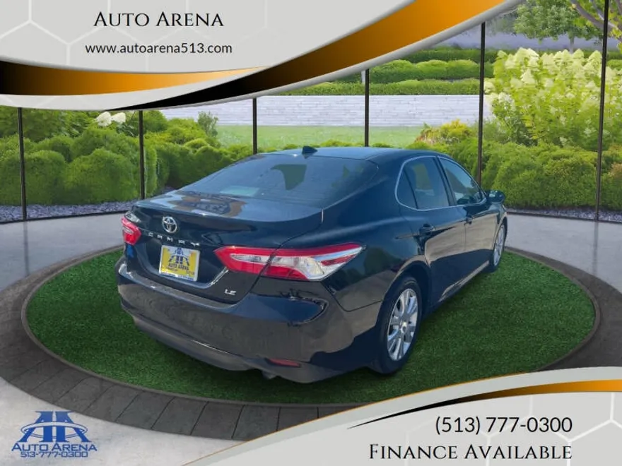 2019 Toyota Camry SE XLE photo 1