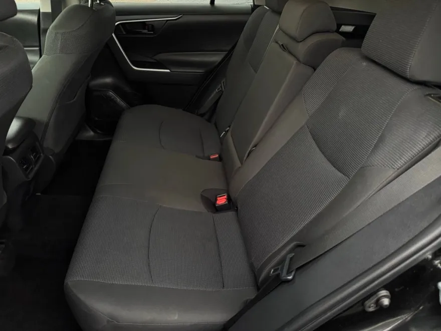 2024 Toyota RAV4 LE photo 1