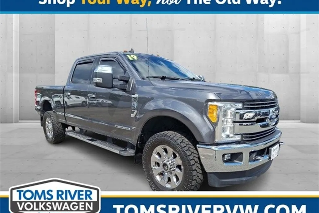 2019 Ford F-250 Lariat photo 1