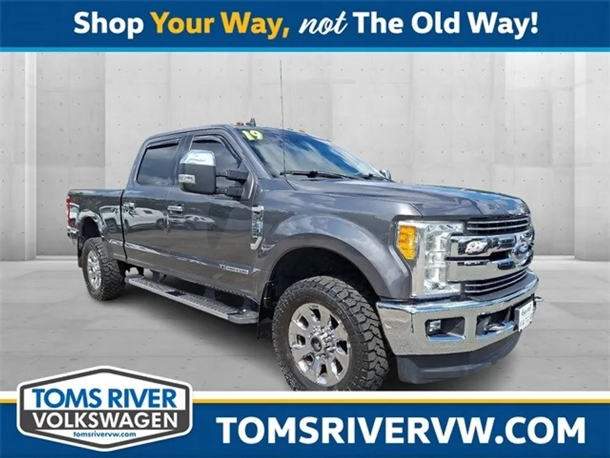 2019 Ford F-250 Lariat photo 1