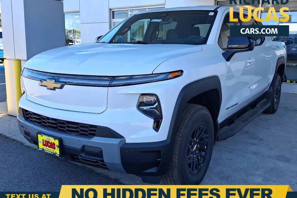 2026 Chevrolet Silverado EV LT photo 1