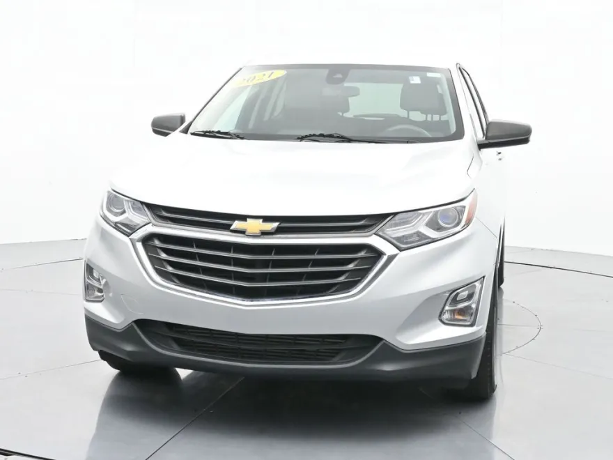 2021 Chevrolet Equinox LS photo 1