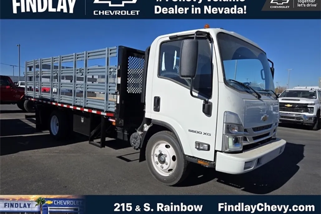 2025 Chevrolet Silverado photo 1
