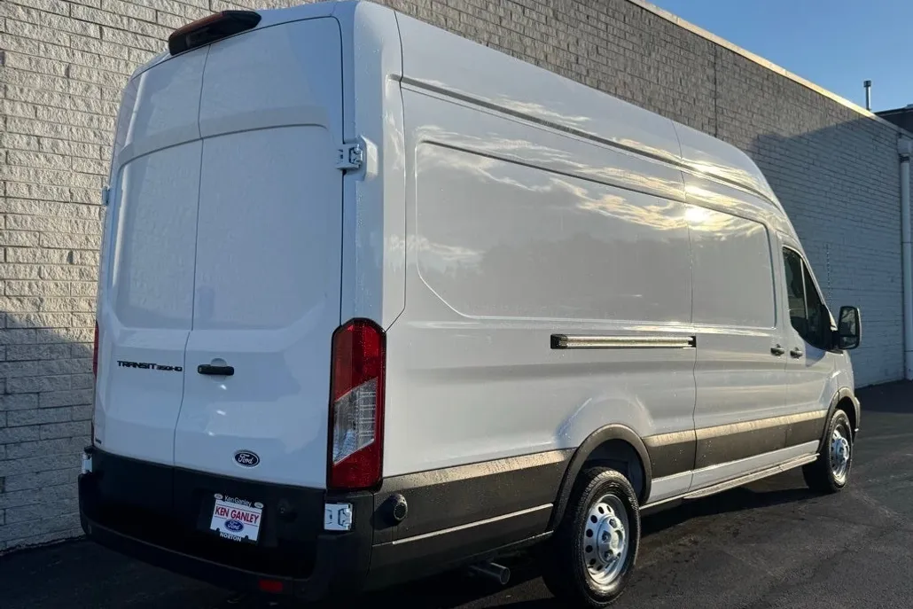 2026 Ford Transit photo 1