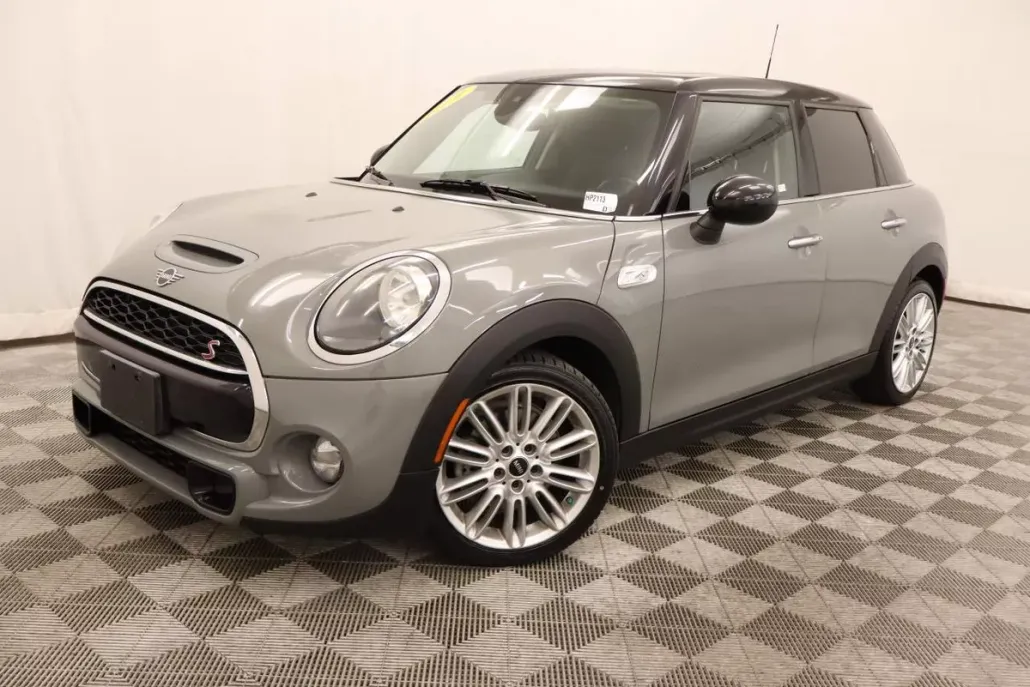 2019 Mini Cooper 4 Door Hardtop S photo 1