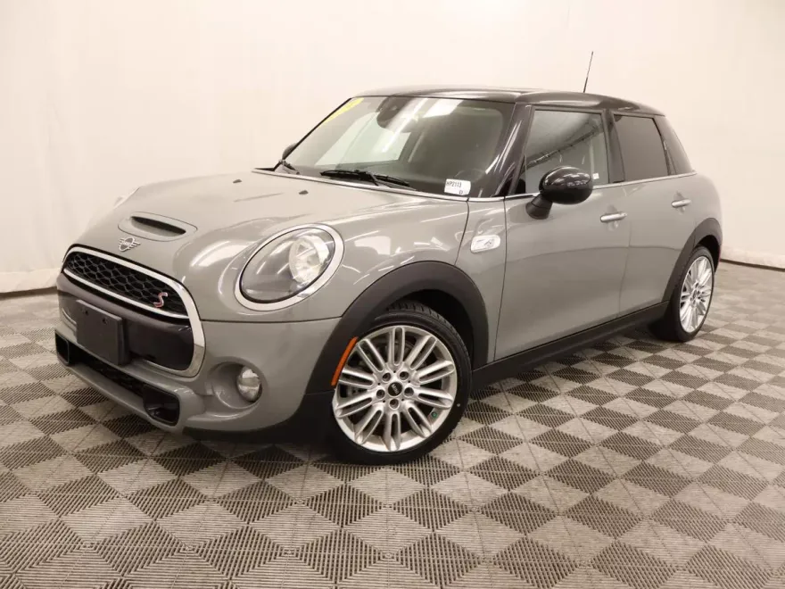 2019 Mini Cooper 4 Door Hardtop S photo 1