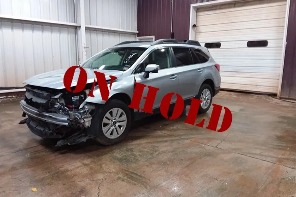 2015 Subaru Outback 2.5i Premium photo 1