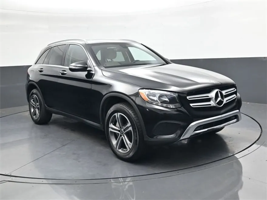 2018 Mercedes Benz GLC 300 4MATIC photo 1