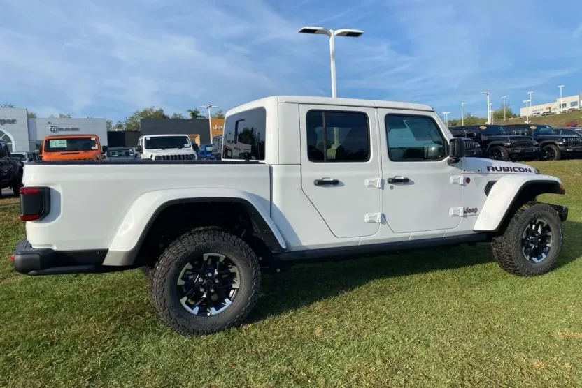 2025 Jeep Gladiator Rubicon photo 1