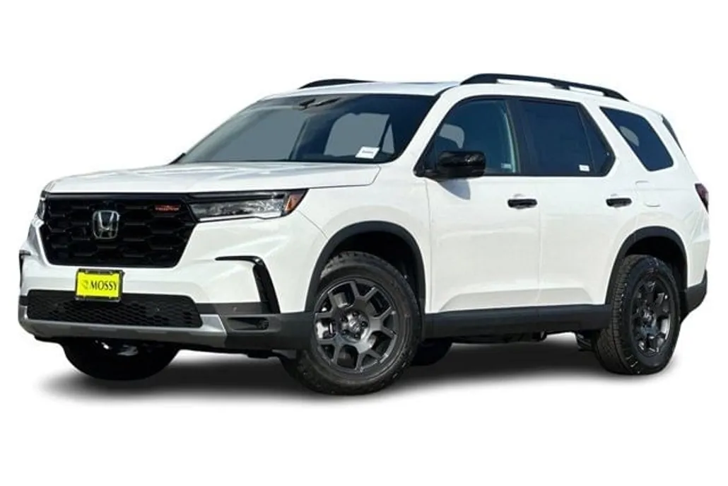 2025 Honda Pilot TrailSport photo 1