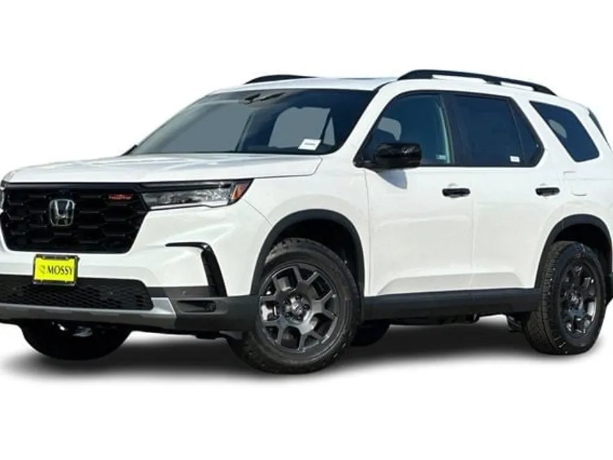 2025 Honda Pilot TrailSport photo 1