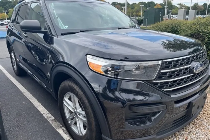 2020 Ford Explorer XLT photo 1